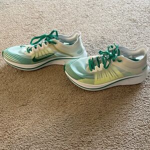 Nike Women's Teal and White Athletic Shoes